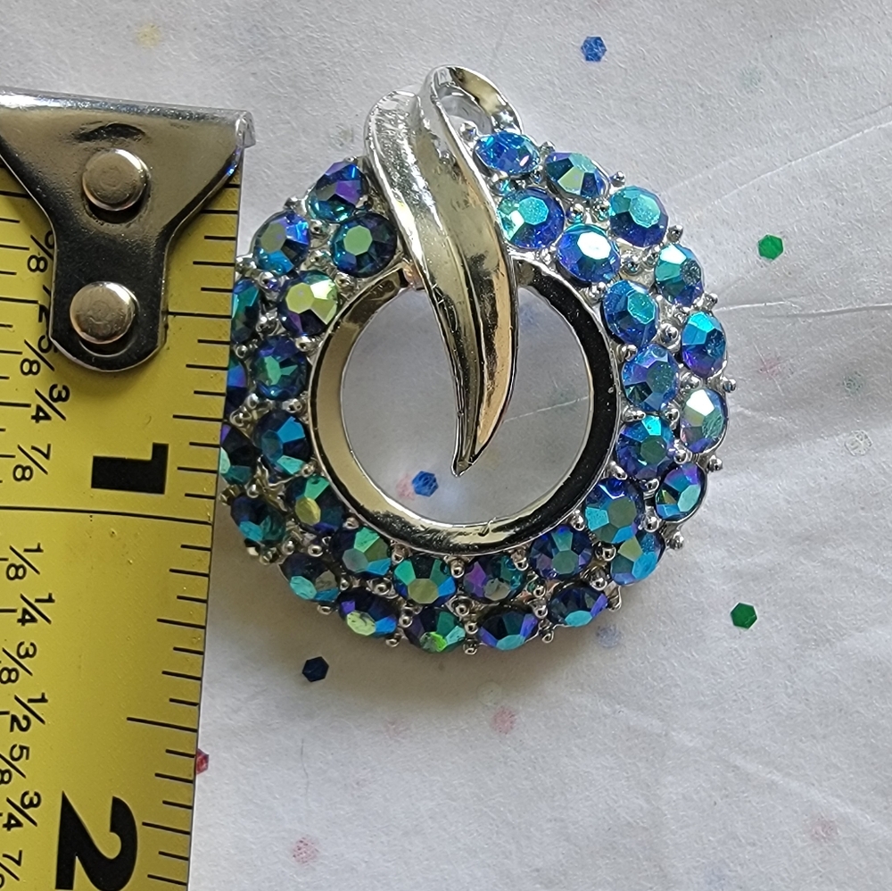 Aurora Blue Crystal Circle Brooch - Womens Jewelry - Picture 5 of 5